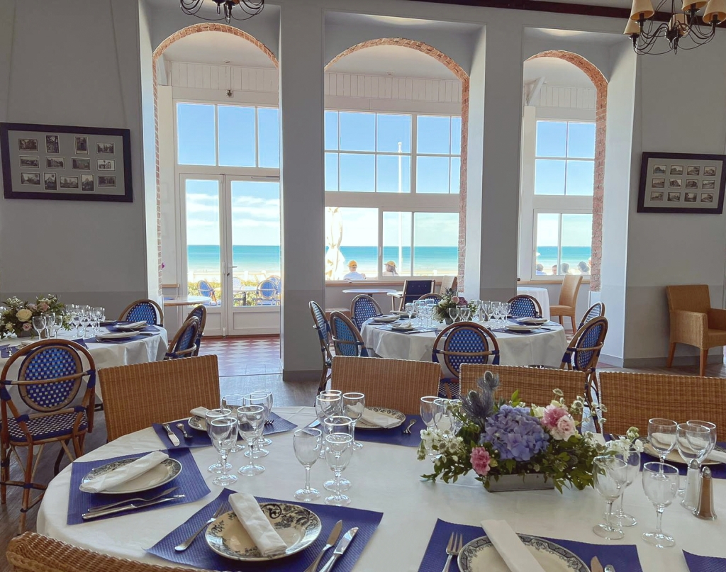 bar_restaurant_lapromenade_jullouville_reception_evenements_mariage_vue_mer