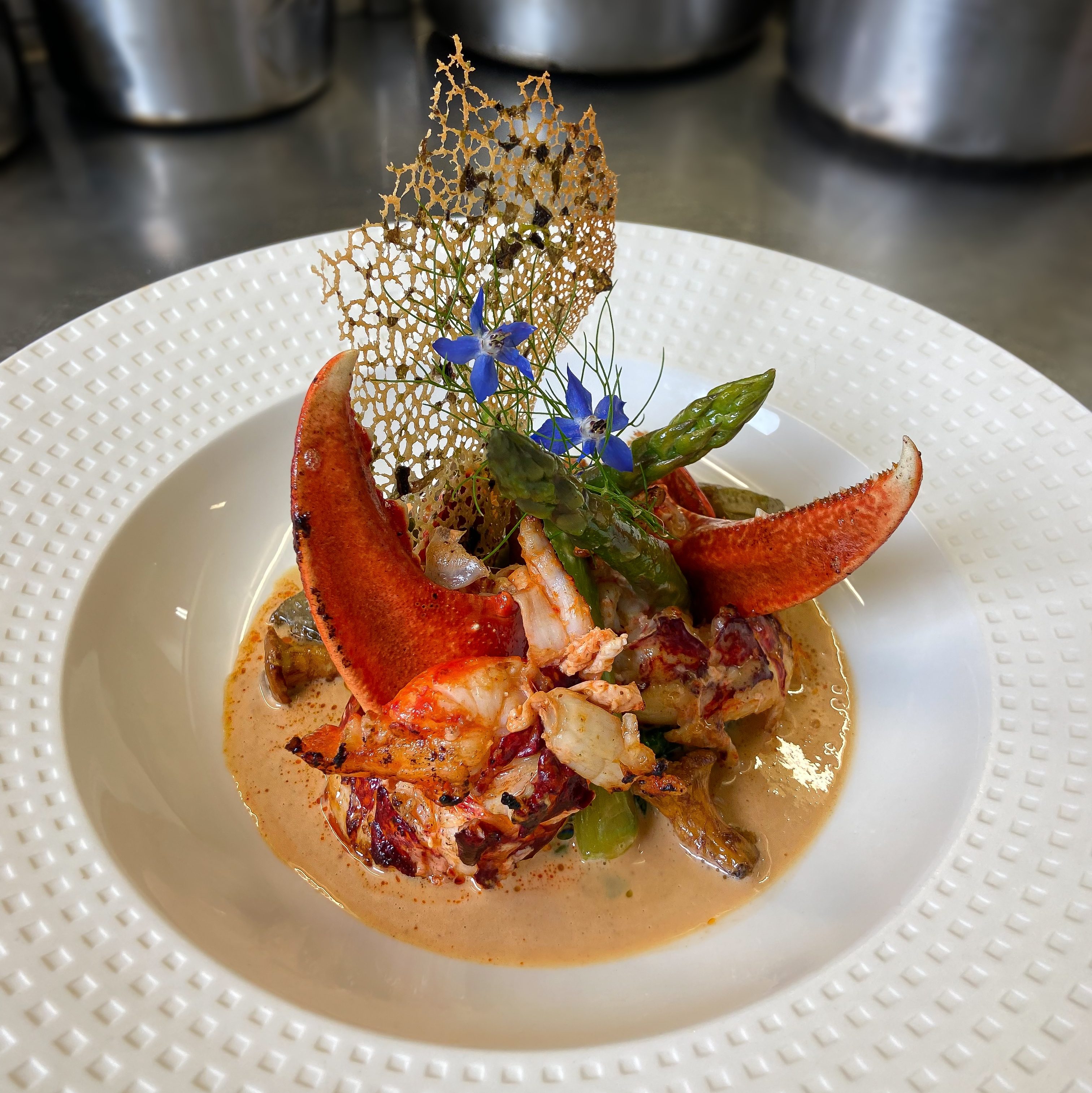 bar_restaurant_salles_de_reception_evenements_traiteur_restaurant_lapromenade_jullouville_homard_chef_elie_lebaillif